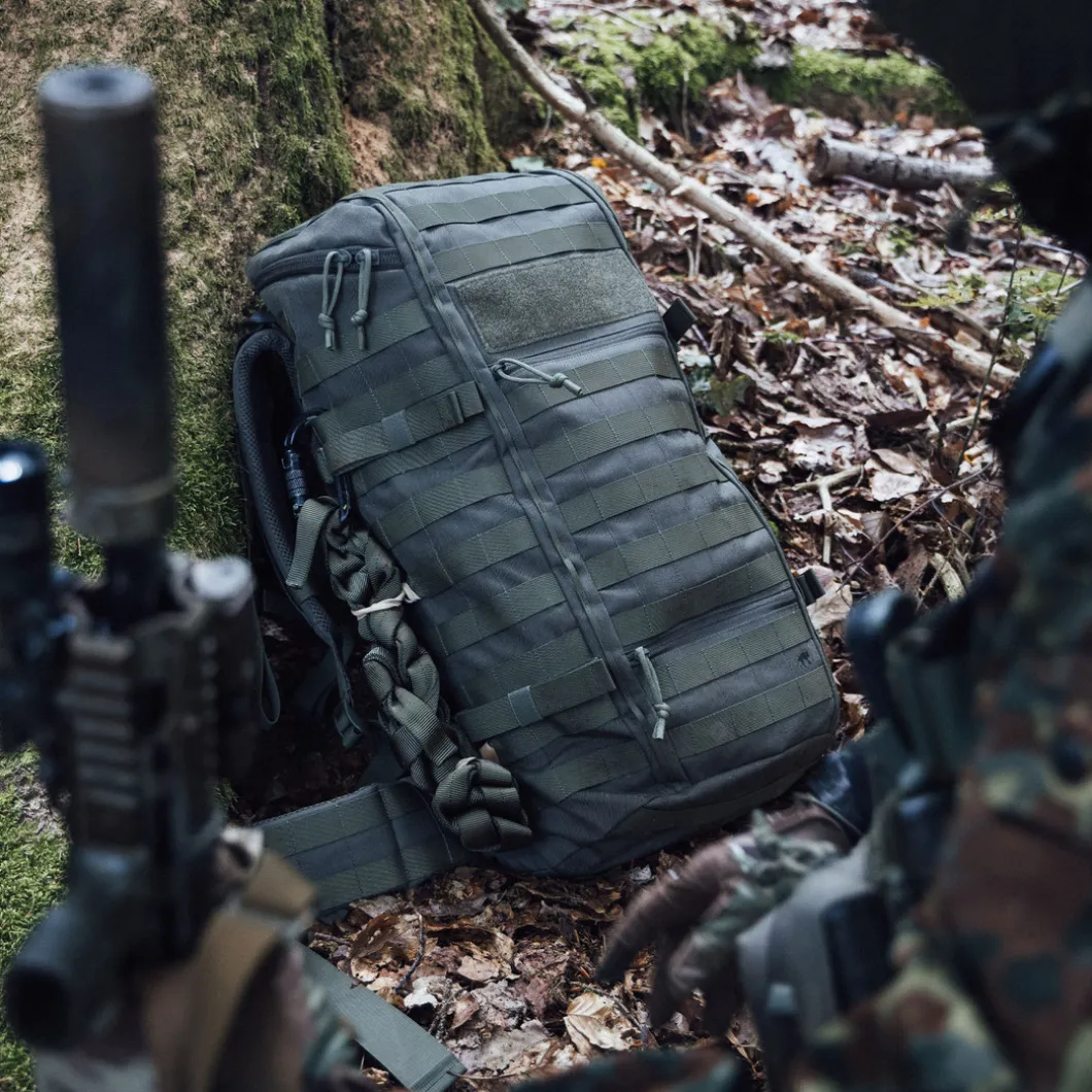 TT Base Pack Top Load 30 Black Schwarz