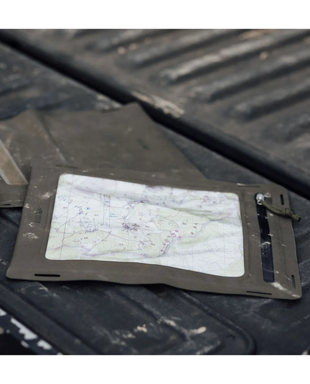 TT W-Pouch A4 WR Steingrau Oliv